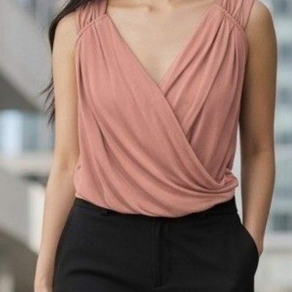 BCBGeneration Top Asymmetrical Sz M -Dusty Rose V-Neck Sleeveless Glam City Chic